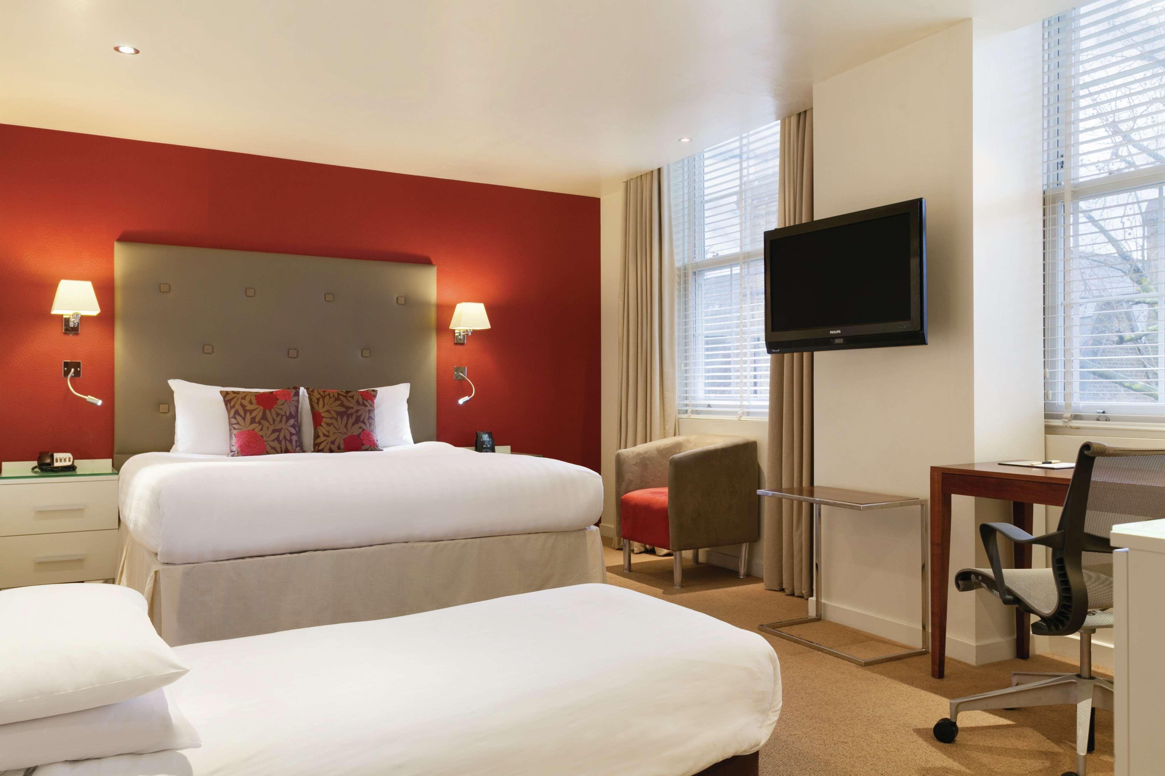 Doubletree By Hilton London - West End Hotel Exterior photo