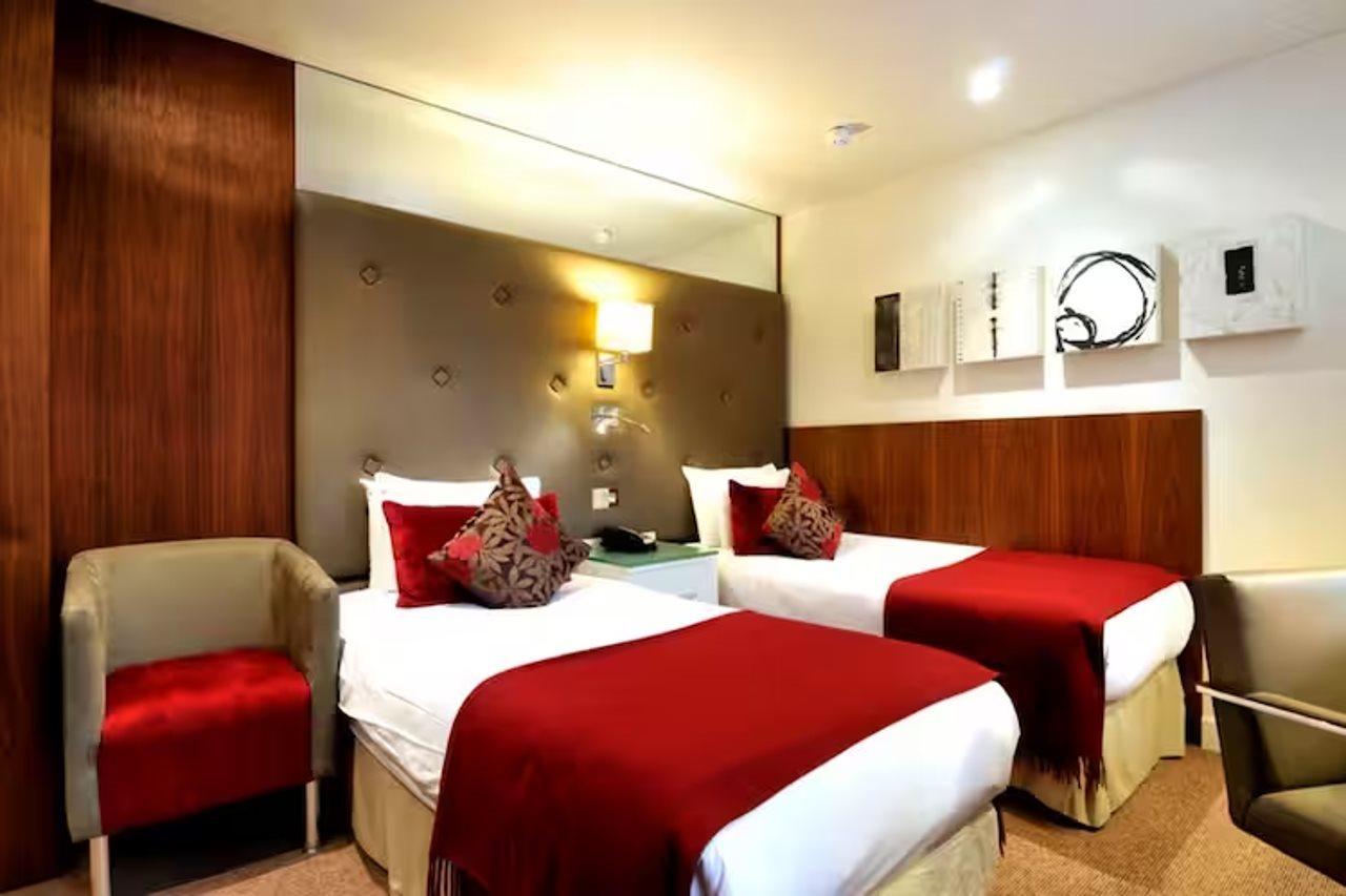 Doubletree By Hilton London - West End Hotel Exterior photo