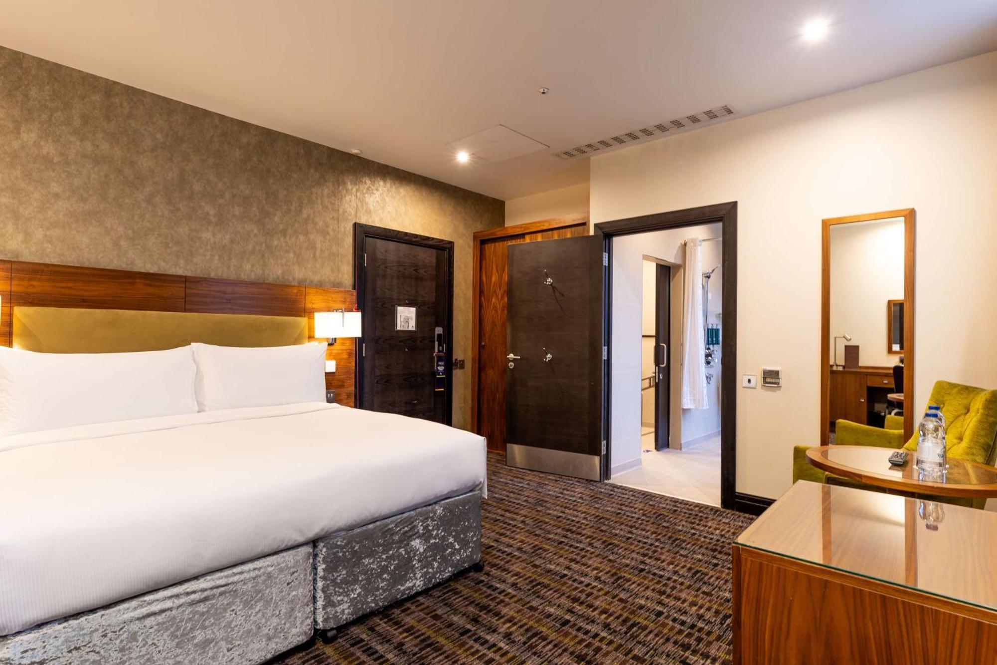 Doubletree By Hilton London - West End Hotel Exterior photo