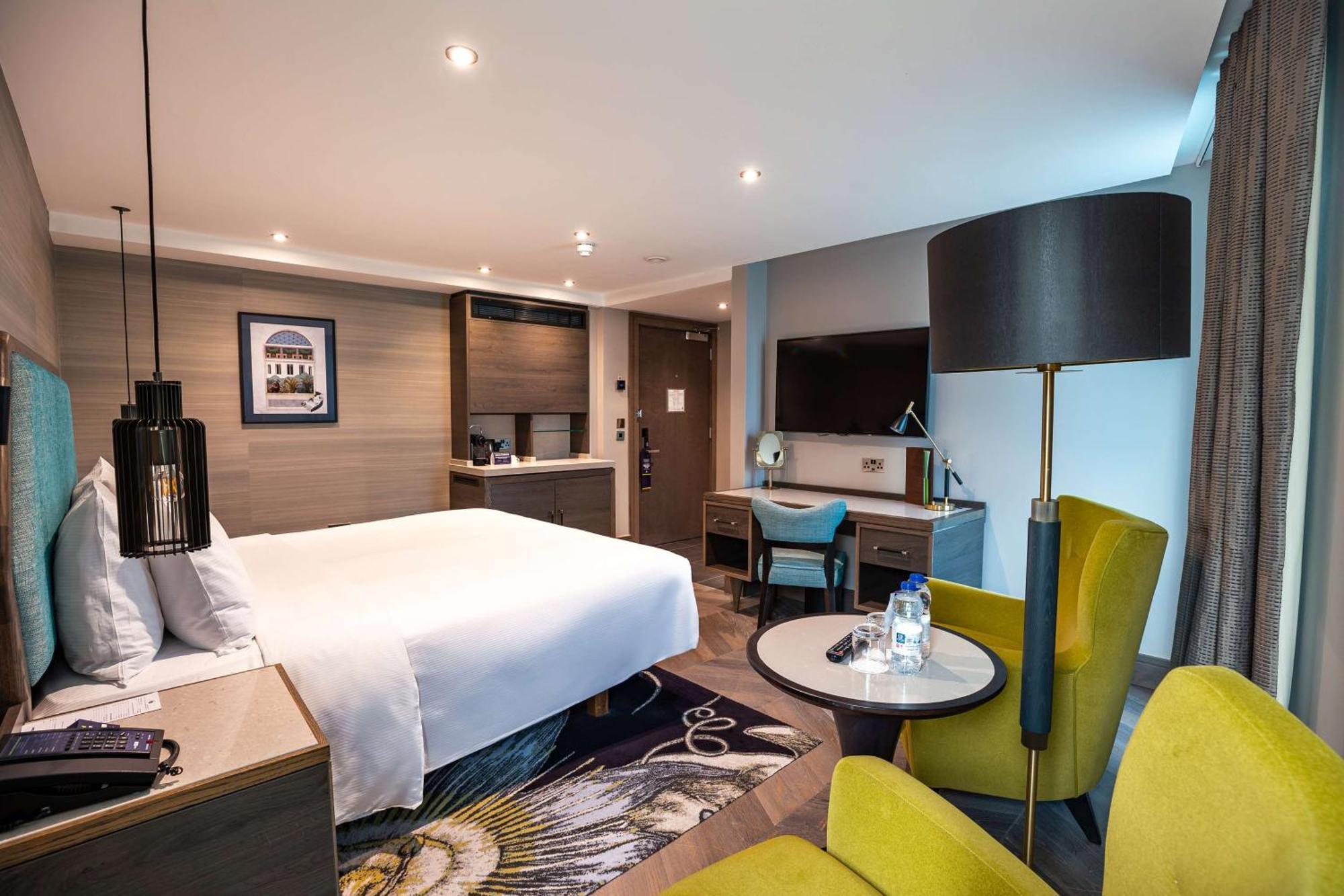 Doubletree By Hilton London - West End Hotel Exterior photo