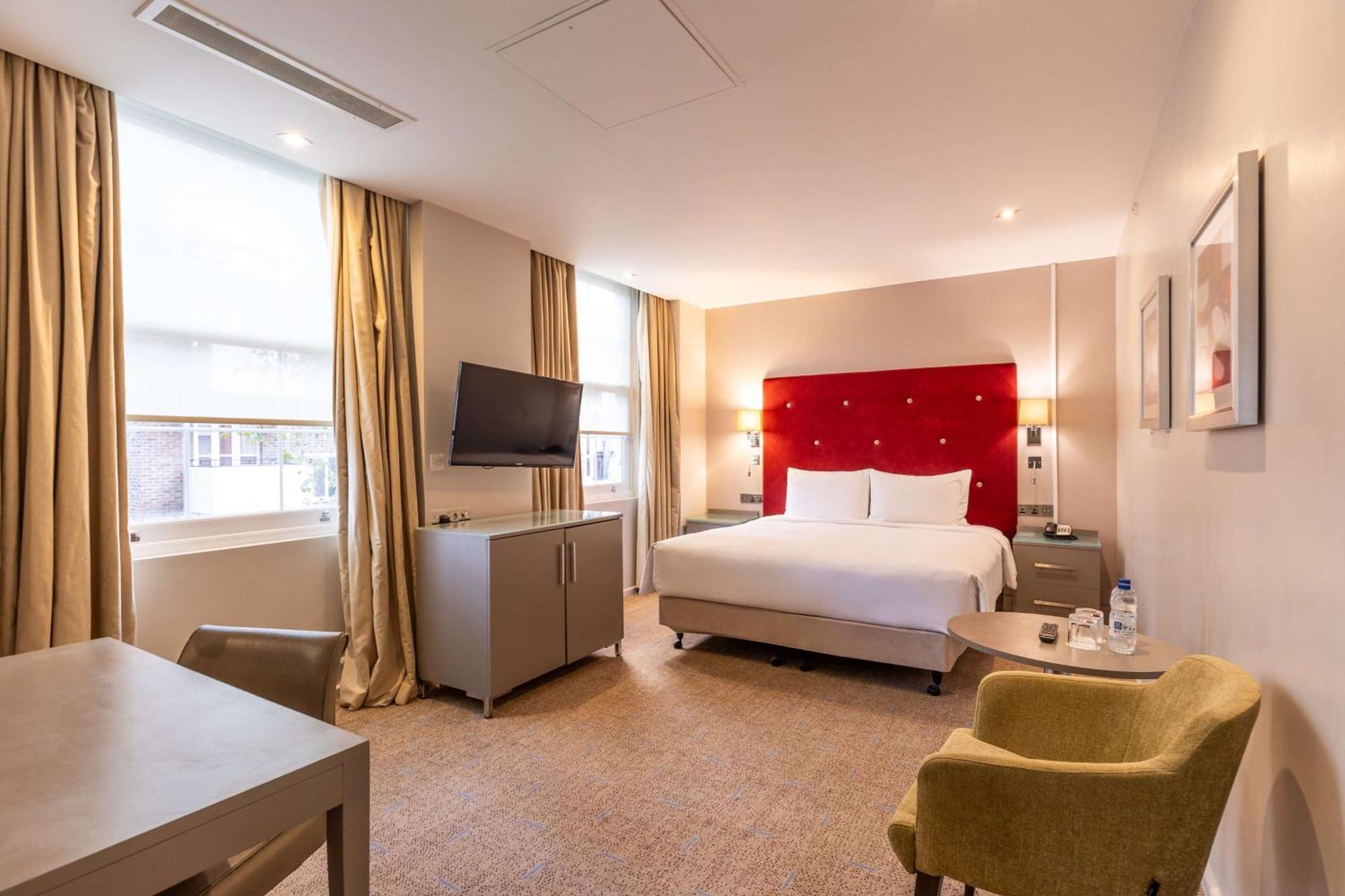 Doubletree By Hilton London - West End Hotel Exterior photo