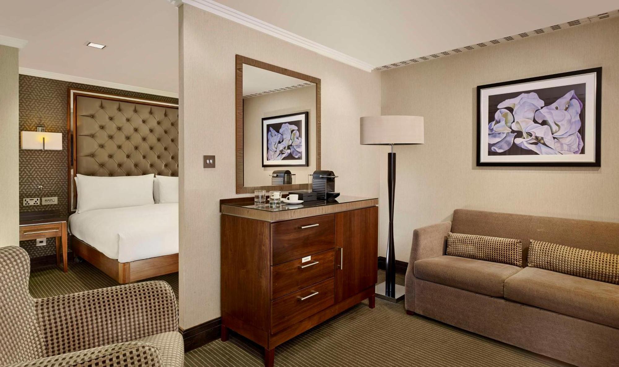 Doubletree By Hilton London - West End Hotel Exterior photo