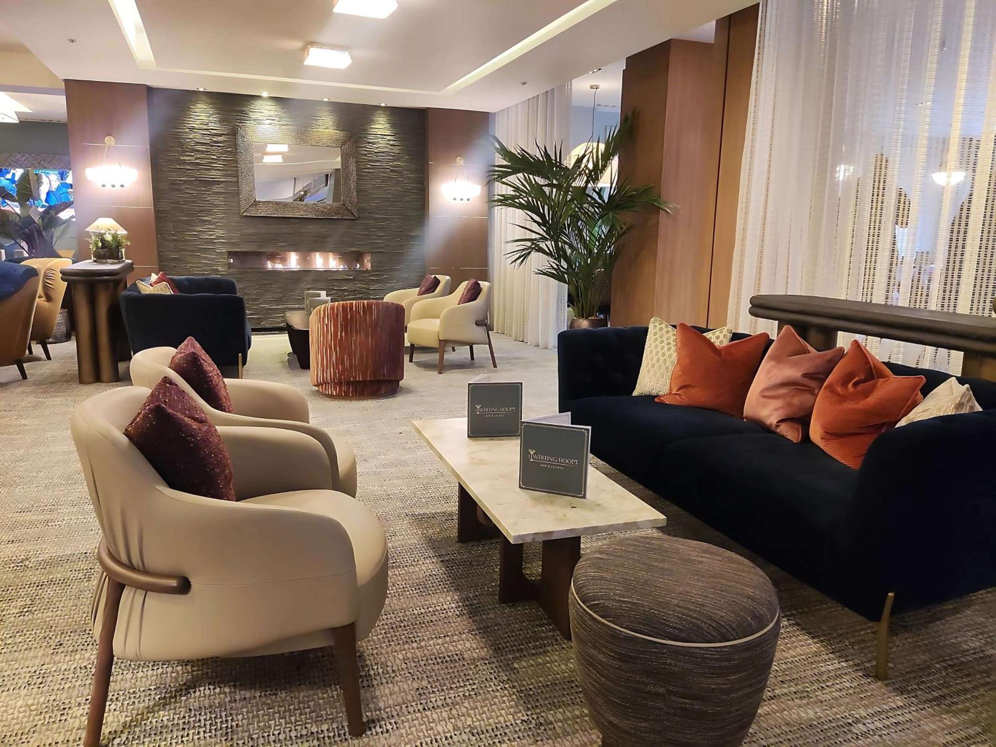 Doubletree By Hilton London - West End Hotel Exterior photo