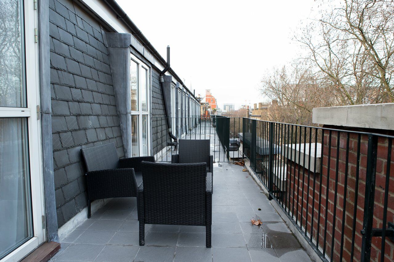 Doubletree By Hilton London - West End Hotel Exterior photo