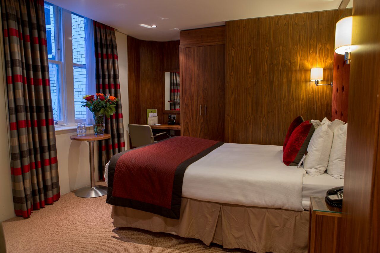 Doubletree By Hilton London - West End Hotel Exterior photo